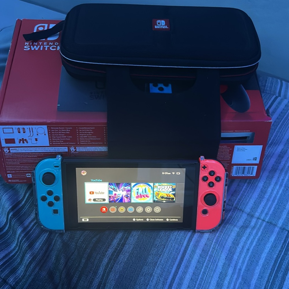 Nintendo - Picture 2 of 2